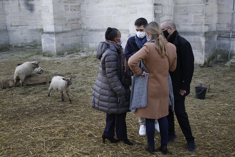 Christiane Taubira, au lendemain de sa déclaration d'intérêt à une candidature à la présidentielle, visite Saint-Denis, 18 12 2021, Ph. Moctar KANE.